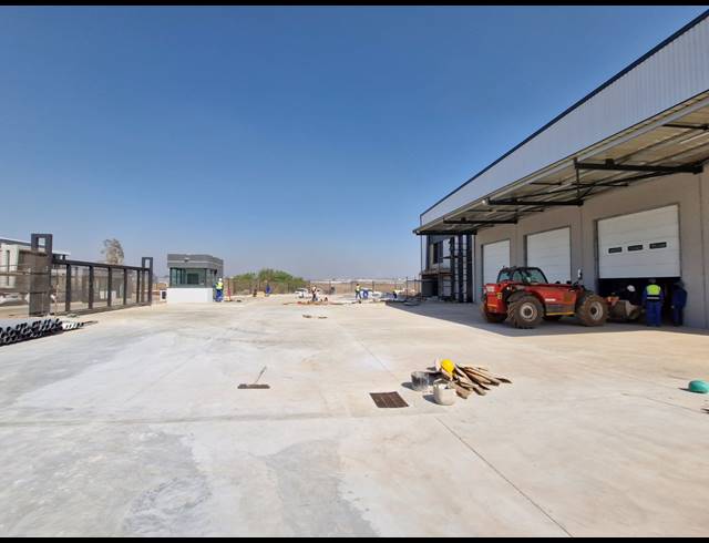 1,984M² WAREHOUSE TO LET IN JET PARK
